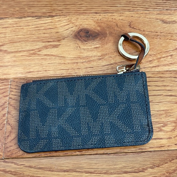 Michael Kors key and card holder - Picture 2 of 3